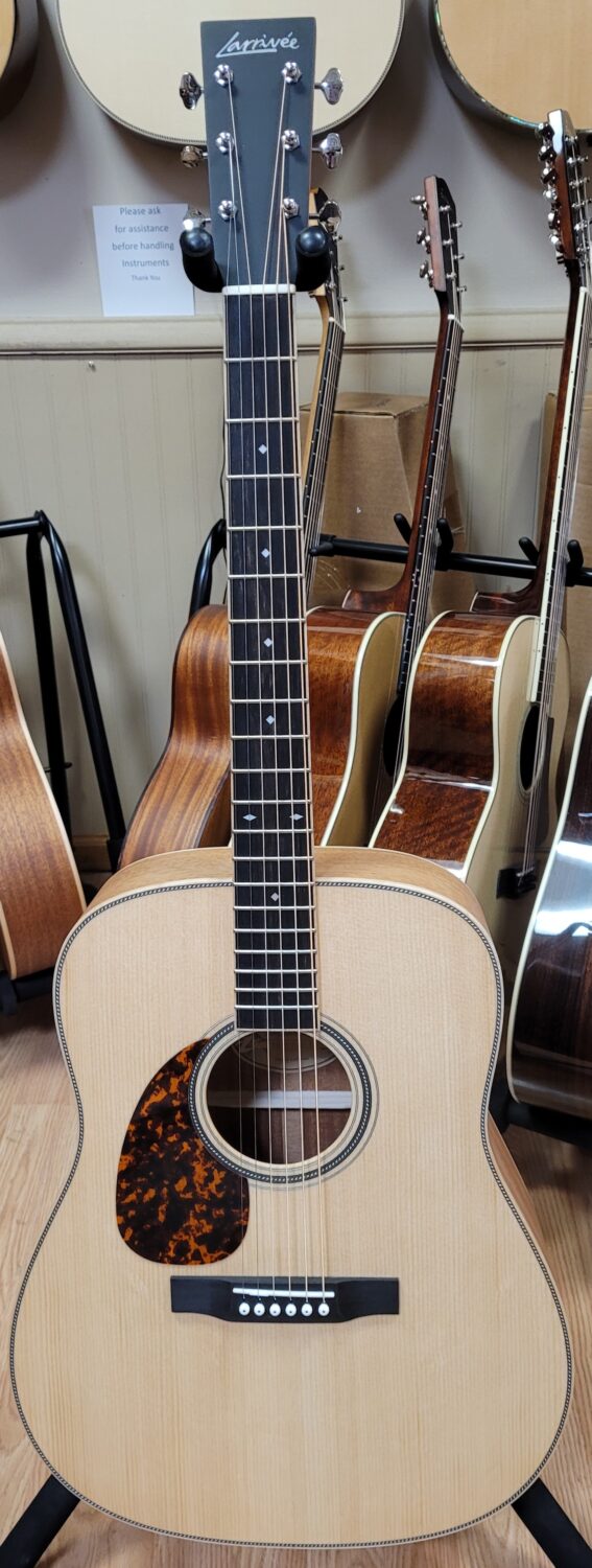 Larrivee D-40 Left Handed