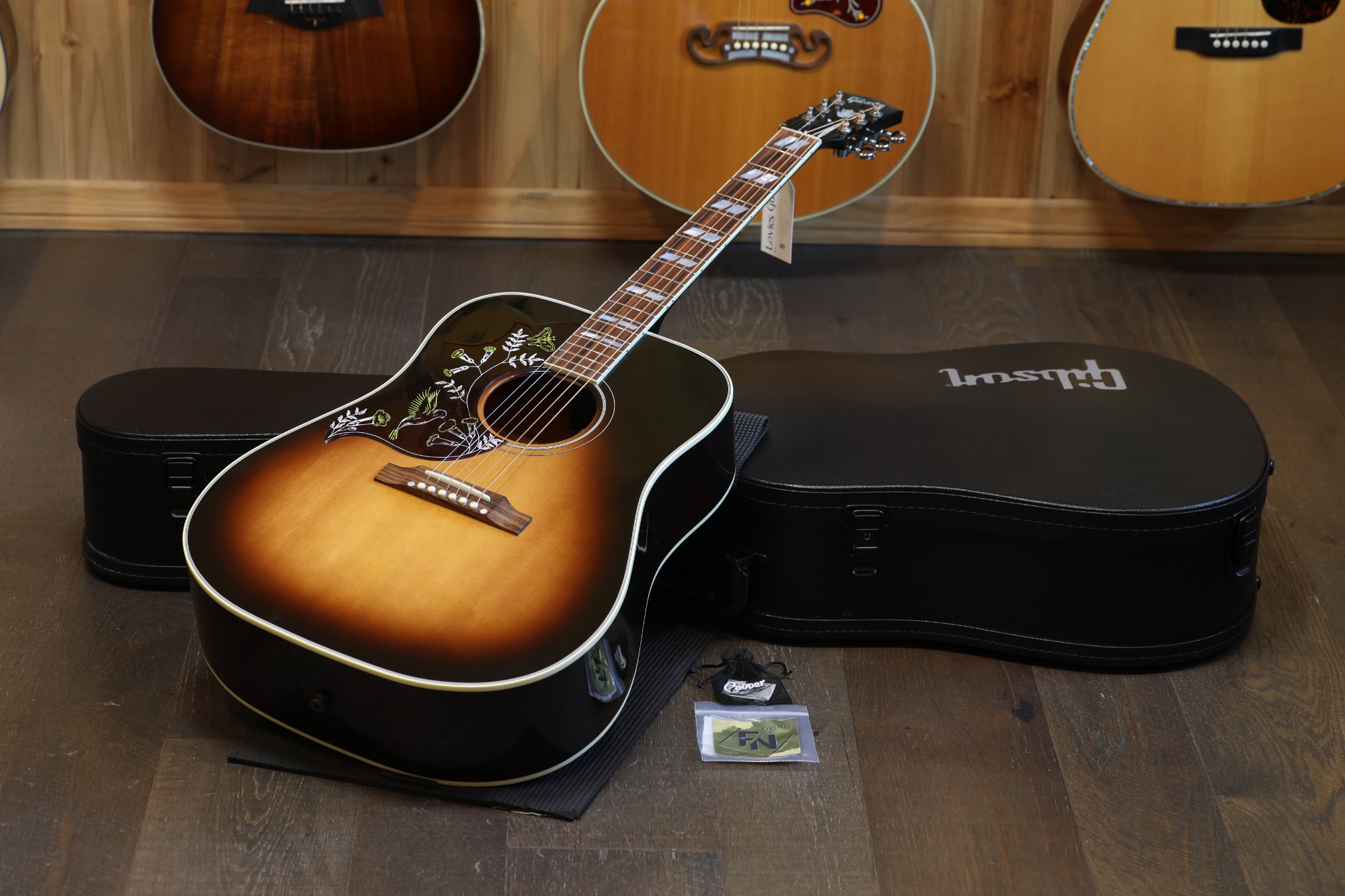 Lefty Minty! 2024 Gibson Hummingbird Dreadnought Acoustic Guitar Dark Sunburst + OHSC