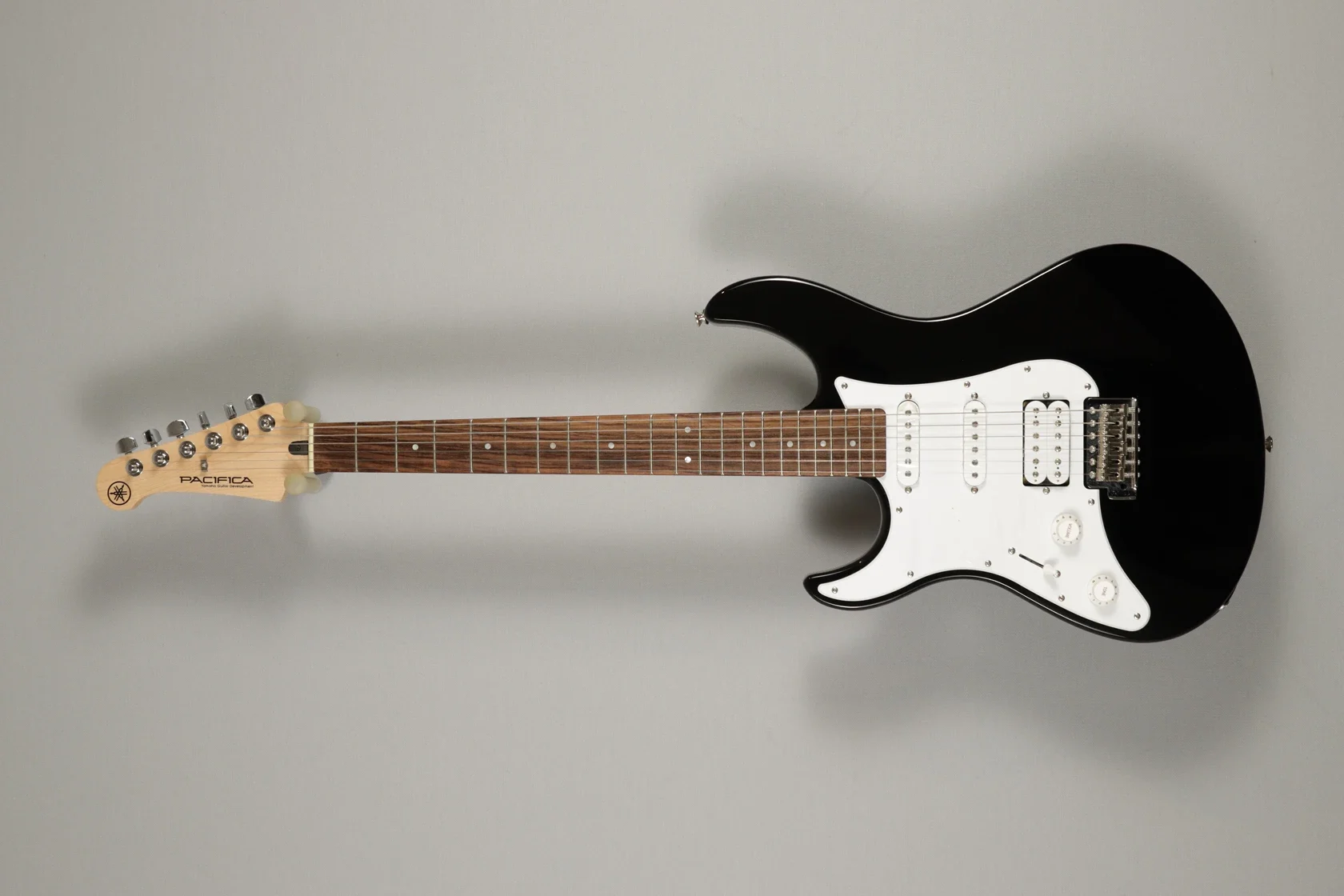 Yamaha Pacifica 112J Black Lefthand