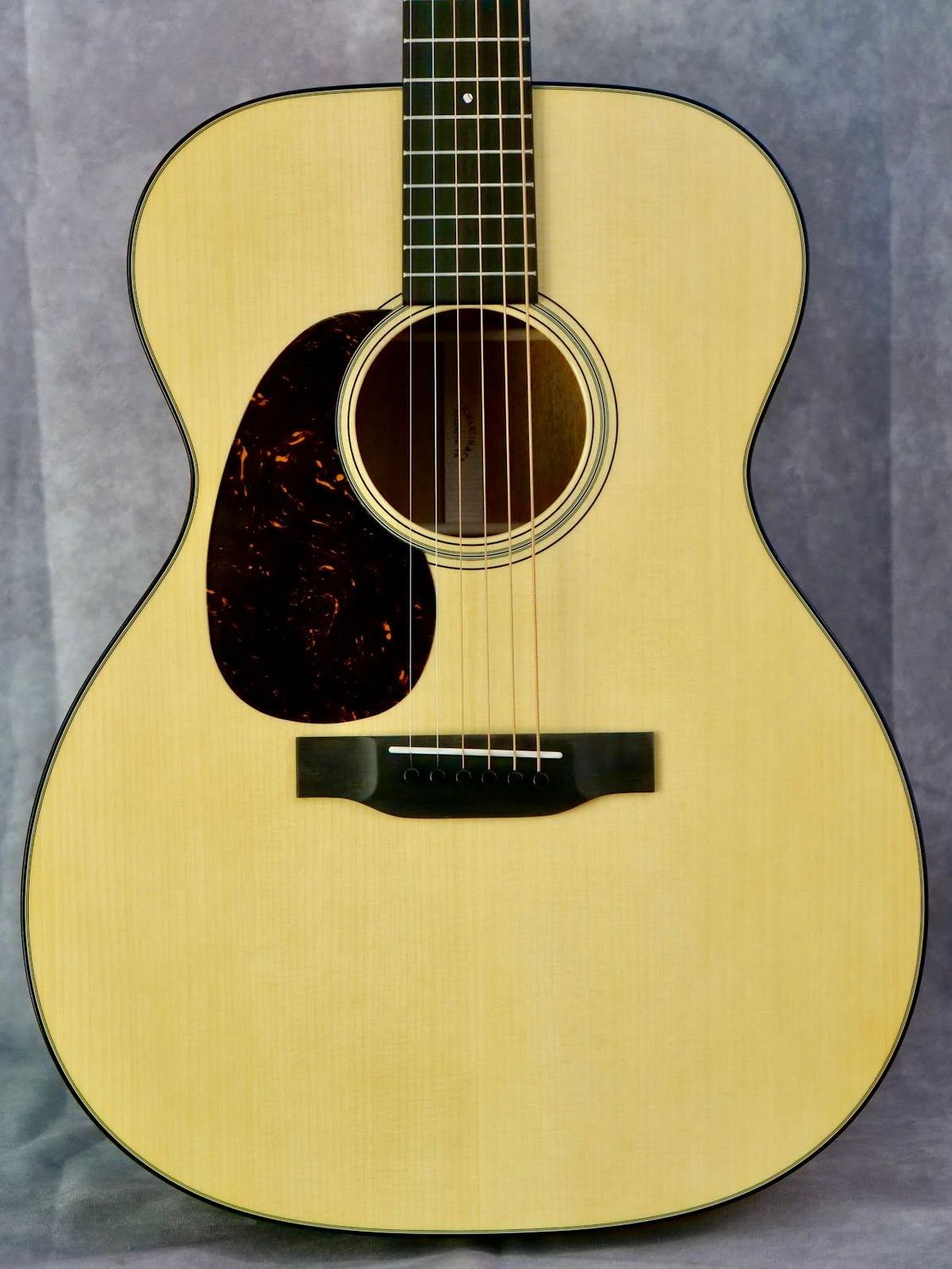 Martin Custom Shop 000-18 Adirondack/Mahogany #831 left handed acoustic guitar