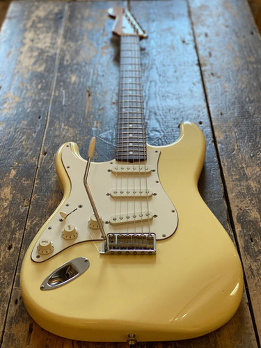 Fender Left Handed Stratocaster '62 RI Vintage 1997 Aged Olympic White