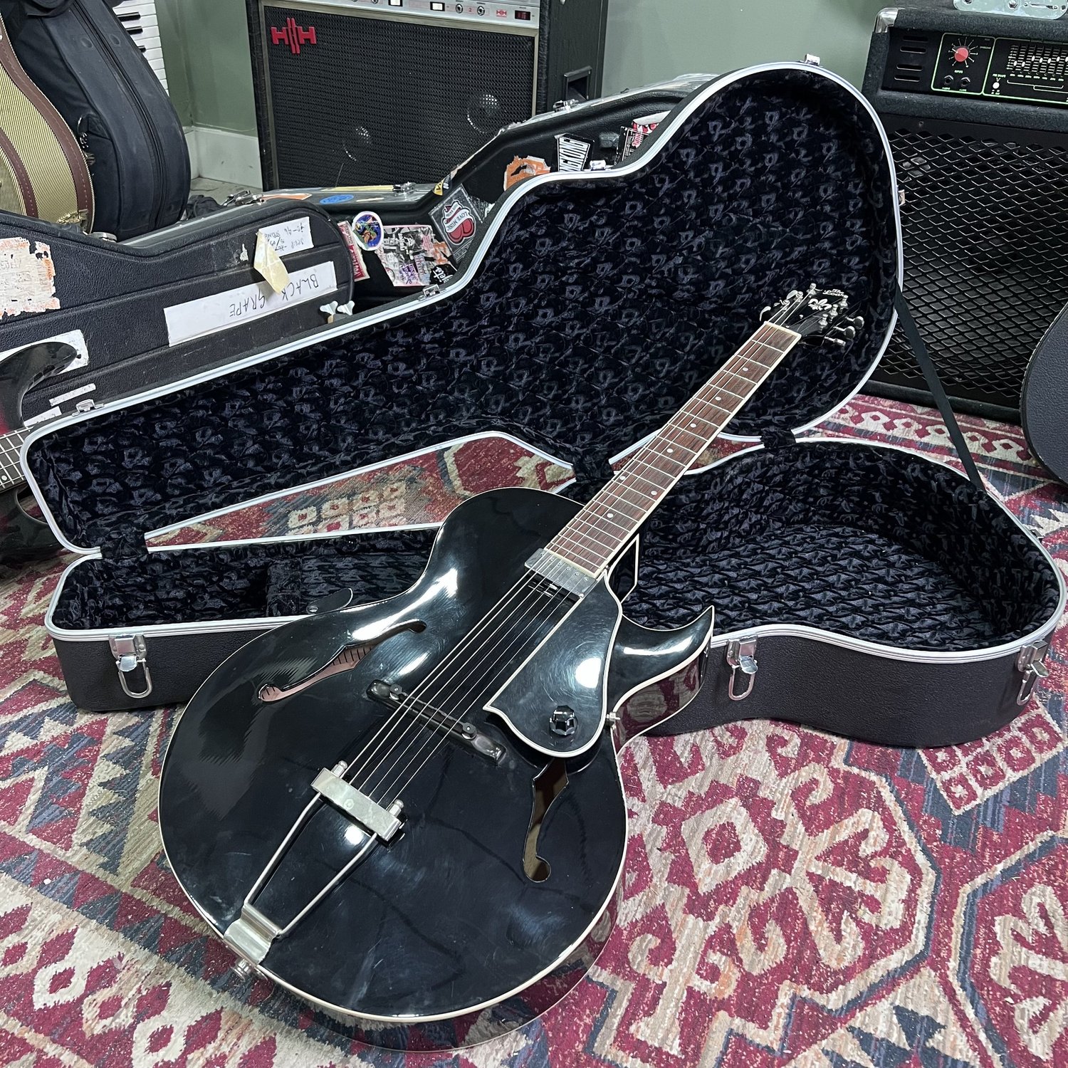 The Loar LH-350 — RIGBY MUSIC