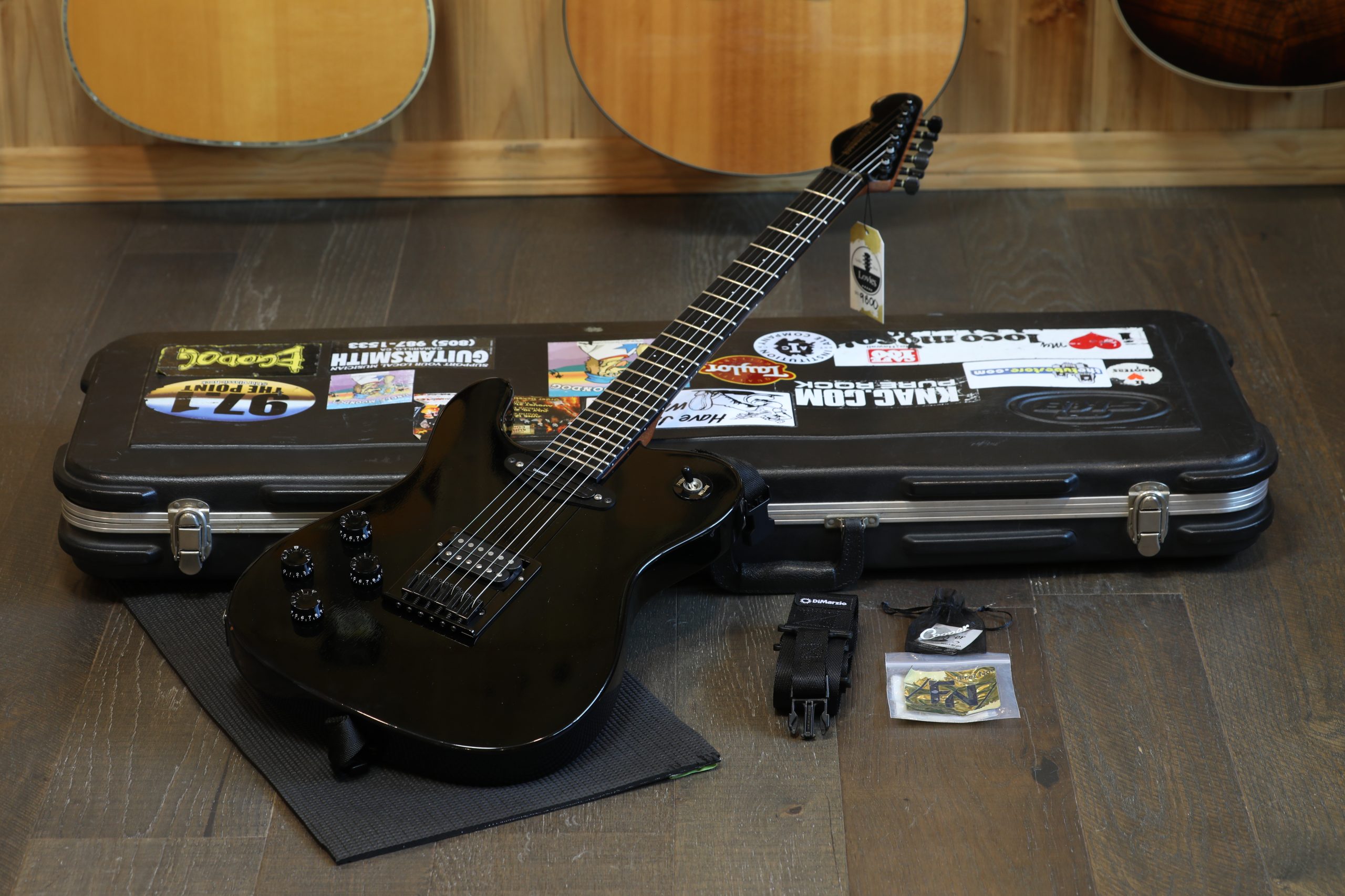 Lefty! Hollywood Performance HS D Marzio’s Electric Guitar Black Ebony + OHSC