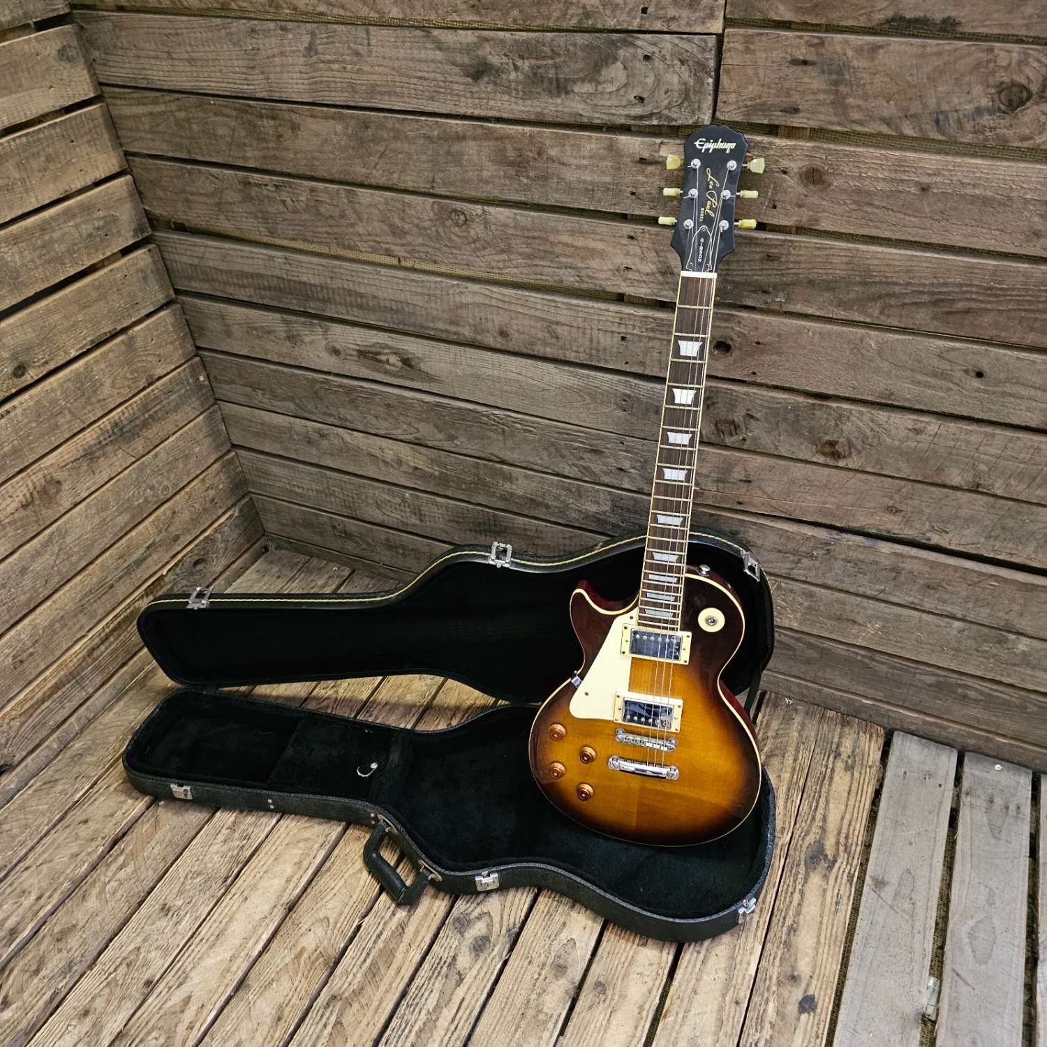 Electric Guitar LEFT HANDED Epiphone Les Paul With Case USED! RKEPL081026